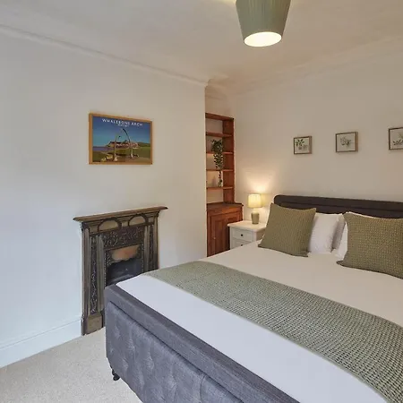 Host & - The Alby * Whitby