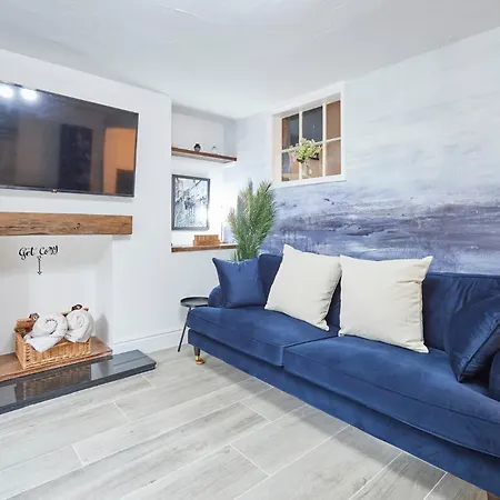 Host & - The Alby Whitby